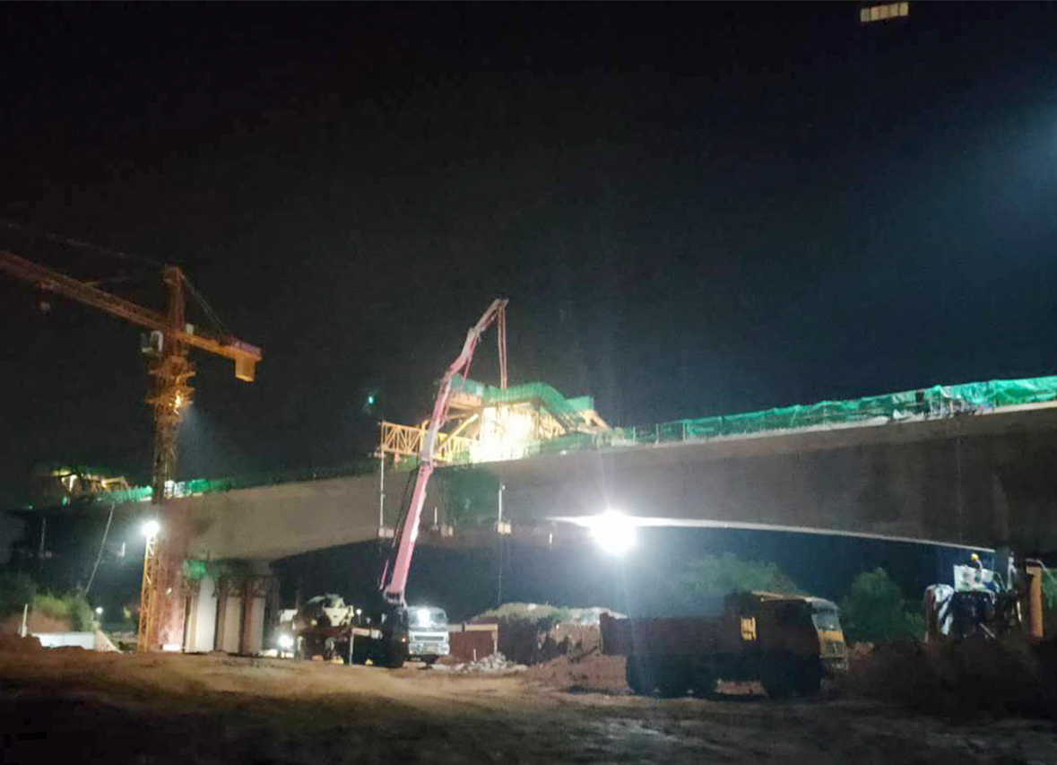 常益長項目侍郎河大橋三座連續(xù)梁全部合龍_副本.jpg